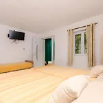 Apartment Mila Ii Tribunj (Sibenik-Knin)