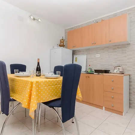 Mila Ii Apartment