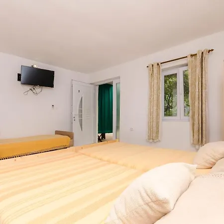 Apartment Mila Ii Tribunj (Sibenik-Knin)