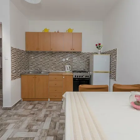 Mila Ii Apartment