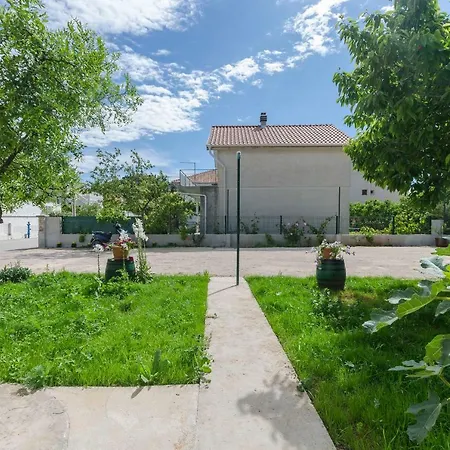 Mila Ii * Tribunj (Sibenik-Knin)