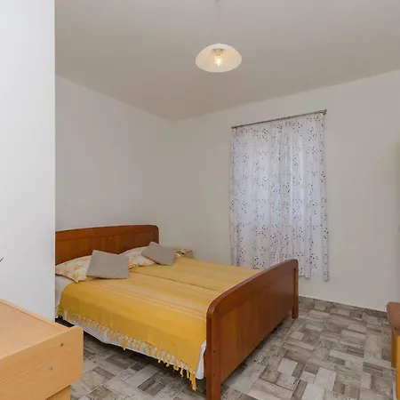 Mila Ii * Tribunj (Sibenik-Knin)