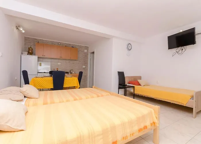 Mila Ii * Tribunj (Sibenik-Knin)