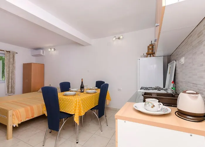 Mila Ii Tribunj (Sibenik-Knin)