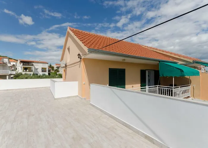 Mila Ii * Tribunj (Sibenik-Knin)