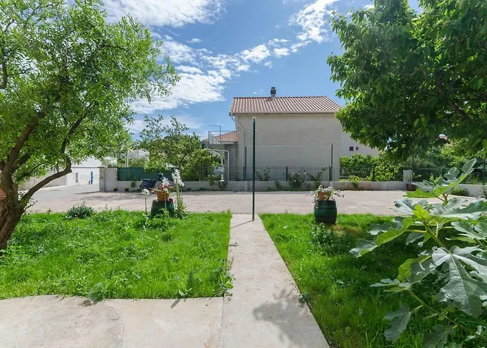 Mila Ii * Tribunj (Sibenik-Knin)