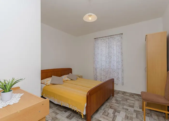 Mila Ii * Tribunj (Sibenik-Knin)